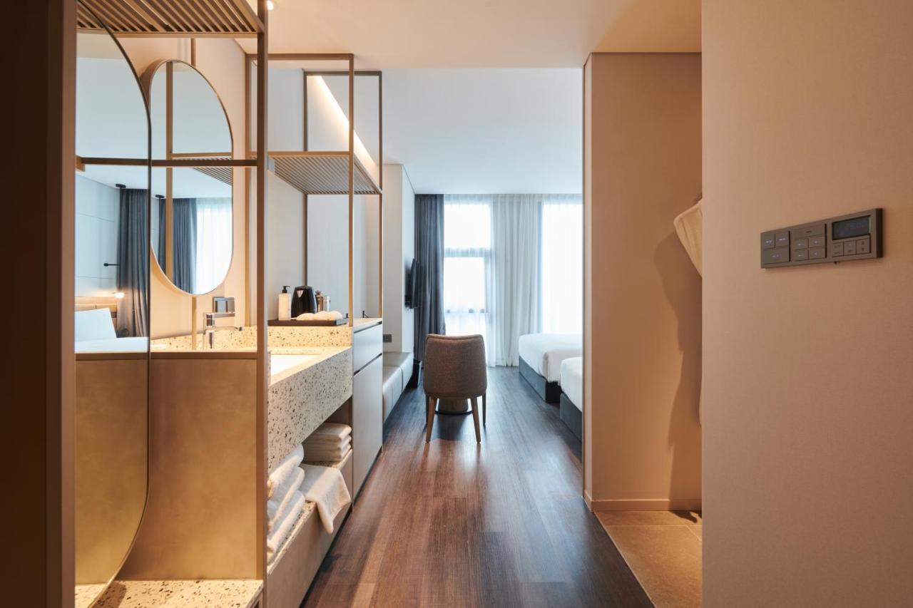 Nine Tree Premier Rokaus Hotel Seoul Yongsan Exteriör bild