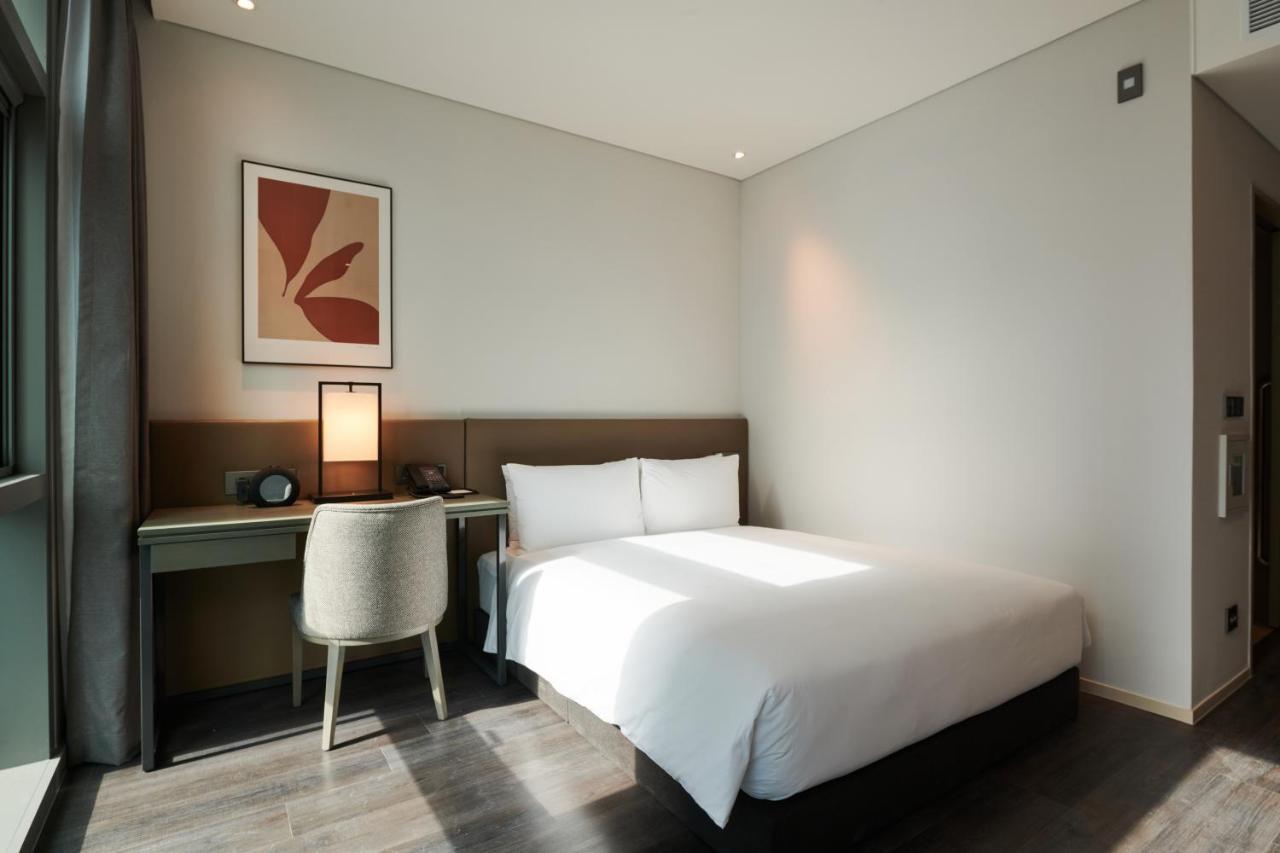 Nine Tree Premier Rokaus Hotel Seoul Yongsan Exteriör bild