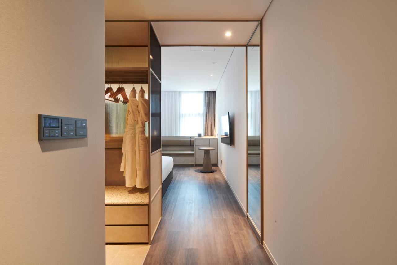 Nine Tree Premier Rokaus Hotel Seoul Yongsan Exteriör bild